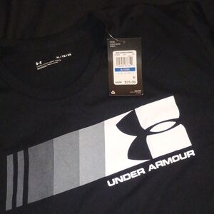 Under Armour Men’s Black Graphic Tee with Gray & White Logo